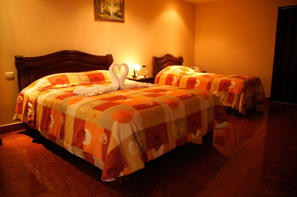 Hotel Las Brumas Cartago Zimmer foto