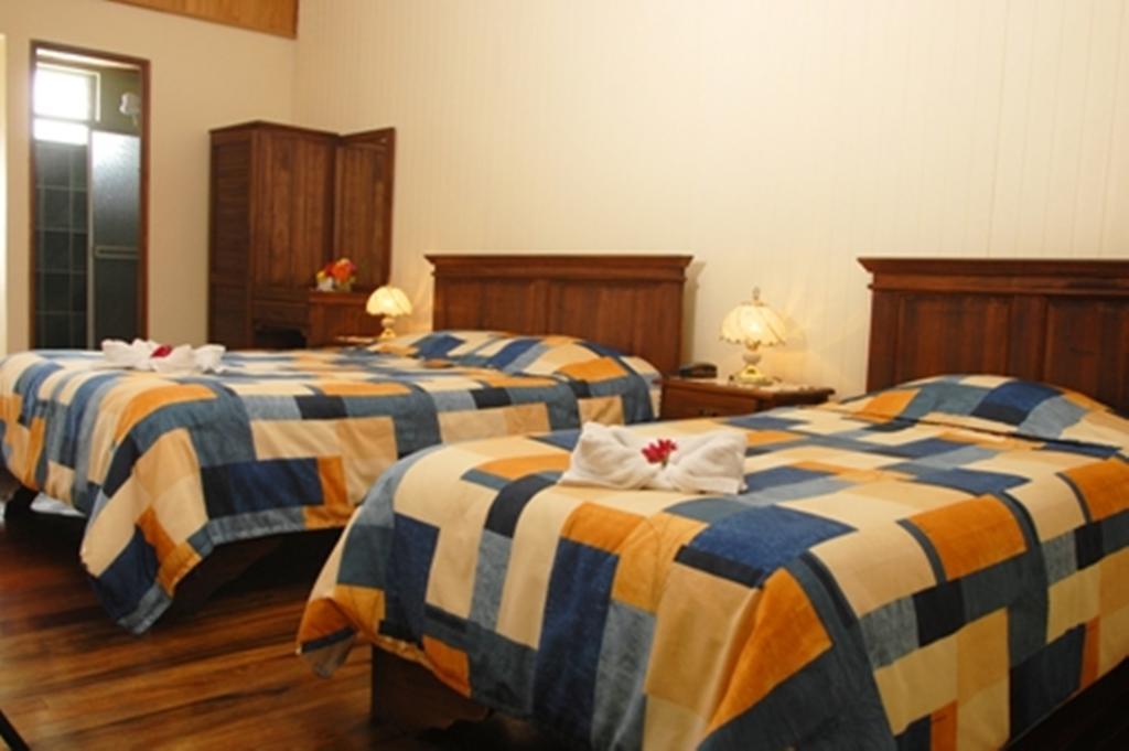 Hotel Las Brumas Cartago Zimmer foto