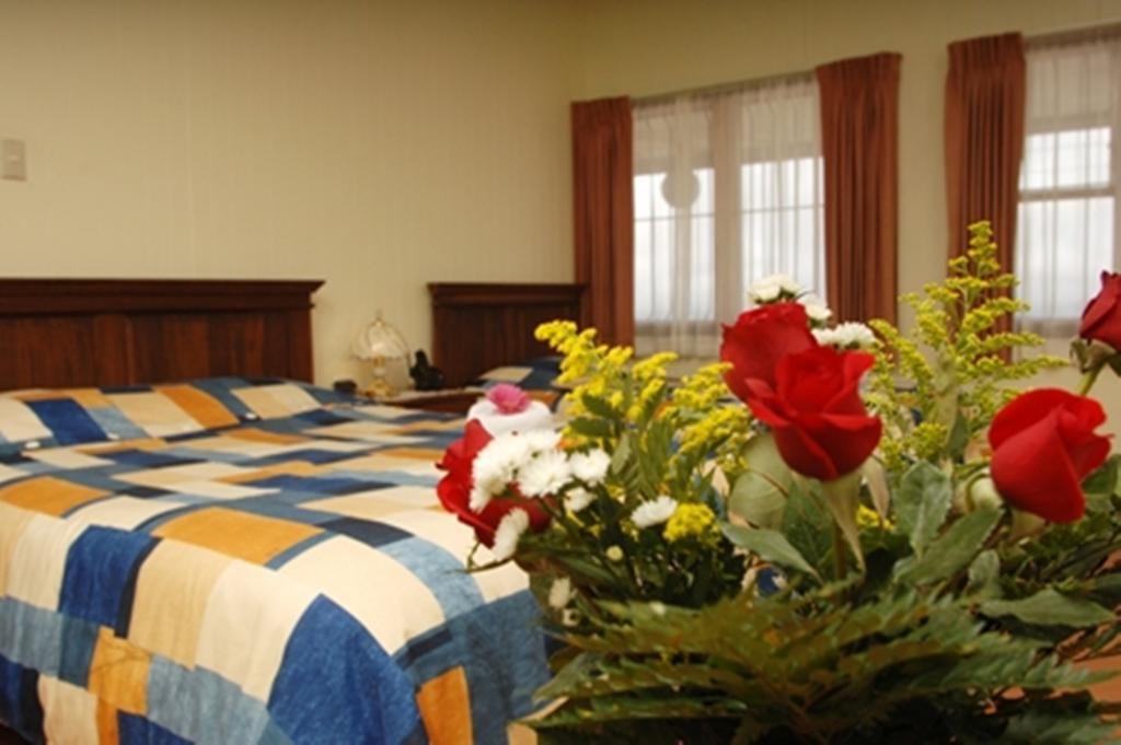 Hotel Las Brumas Cartago Zimmer foto