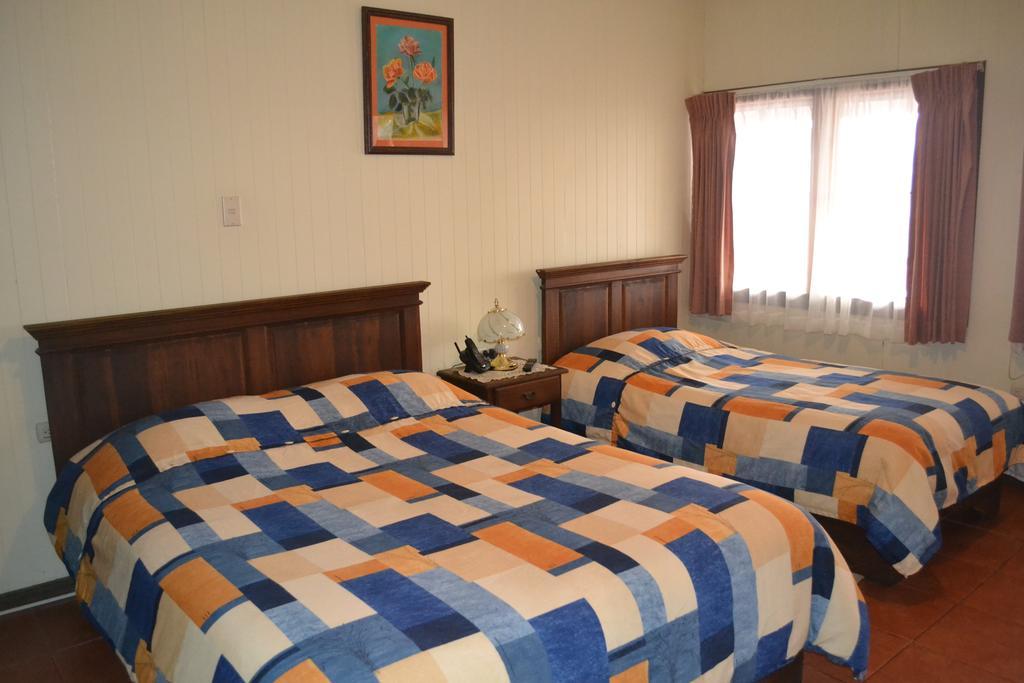 Hotel Las Brumas Cartago Exterior foto