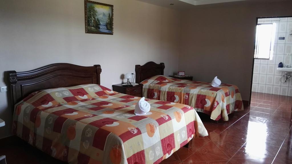 Hotel Las Brumas Cartago Exterior foto